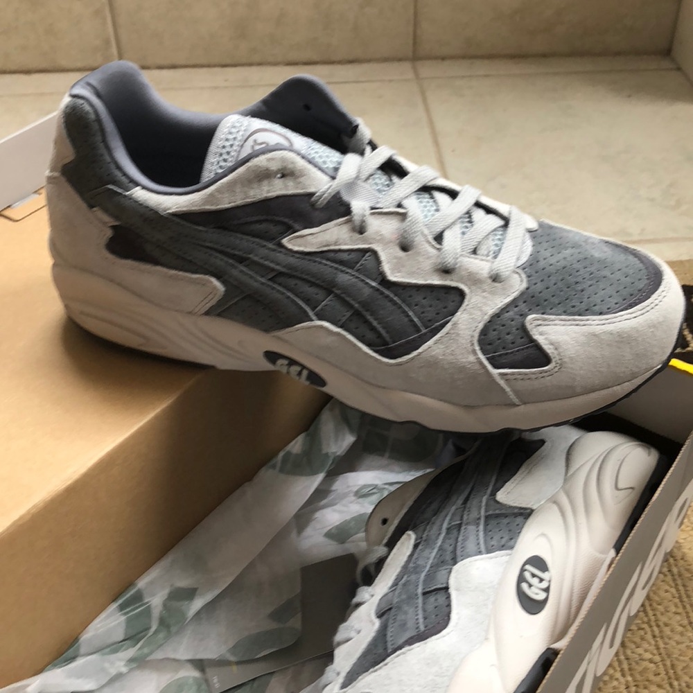 NWT men’s ASICS Tiger running shoe